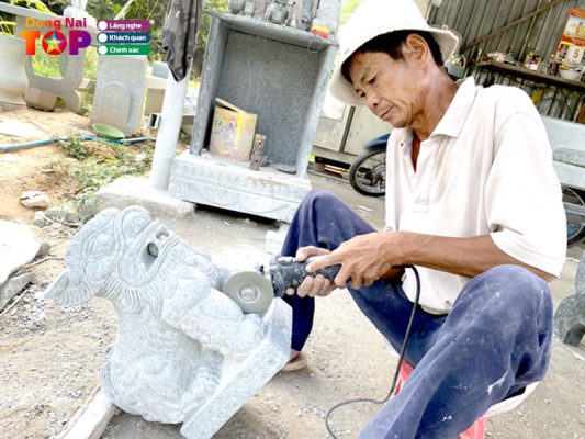 lang-nghe-da-buu-long-hanh-trinh-tram-nam-ky-nguyen-hoi-hoa-son-mai-viet-nam-04.jpg