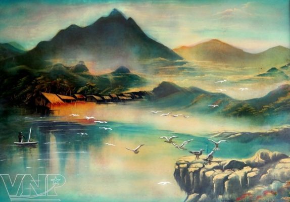 Tranh sơn mài theo phong cách thủy mặc.hantrinhtramnamkynguyenhoihoasonmaivietnam-05