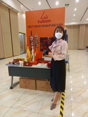 Trien-lam-nghe-thuat-son-mai-Tu-Bon-hanhtrinh100namkynguyenhoihoasonmaivietnam-05.jpg